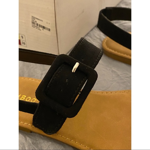 Sandals - Picture 3 of 3